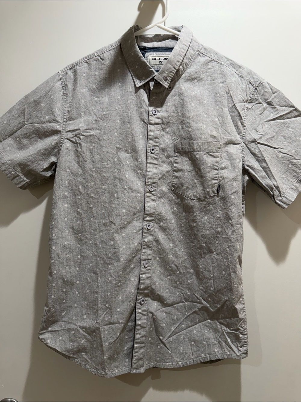 Billabong Men’s Light Grey Short-Sleeve Button-Down Shirt